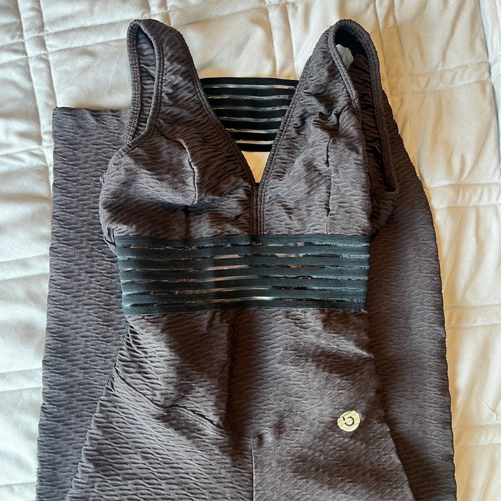 Stylish Gray Women's Activewear Set